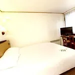 Campanile & Restaurant Hotel