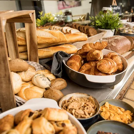 Hotel Campanile & Restaurant 3*