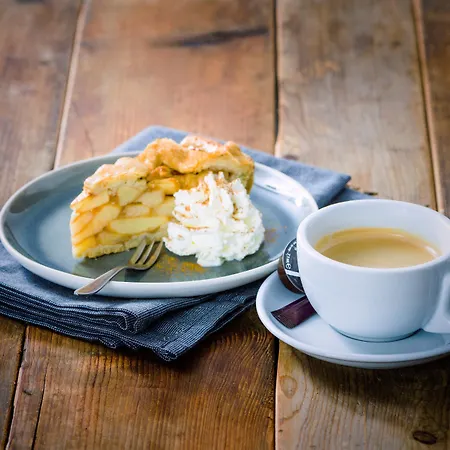 Campanile & Restaurant 3*