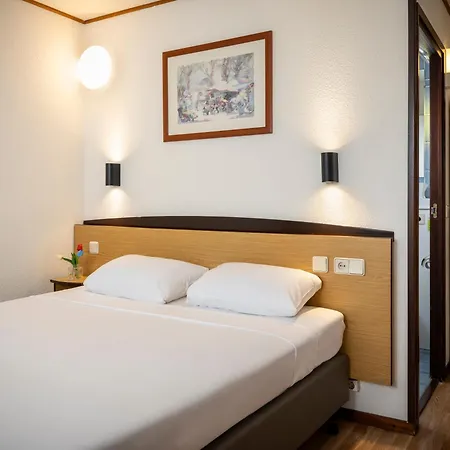 Campanile & Restaurant 3*