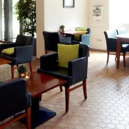 Campanile & Restaurant Hotel