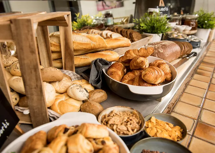 ホテル Campanile & Restaurant 3*