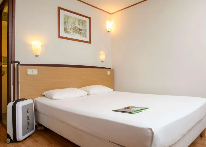 Campanile & Restaurant 3*