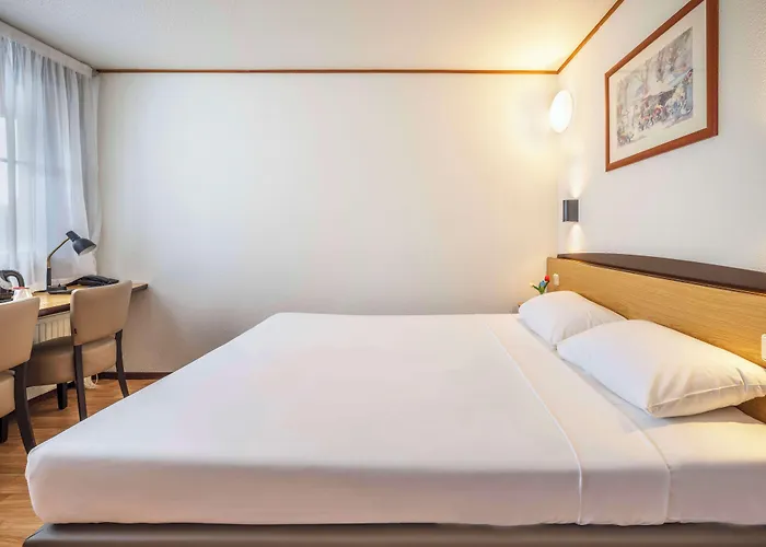 Campanile & Restaurant ホテル 3*