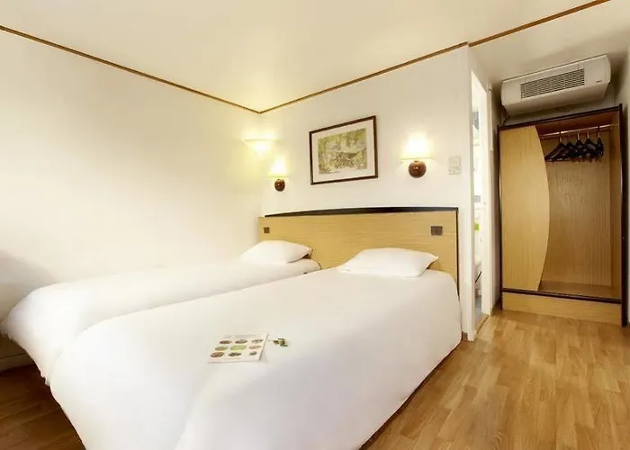 فندق Campanile & Restaurant 3*