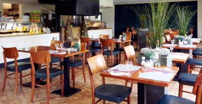 Campanile & Restaurant 3*