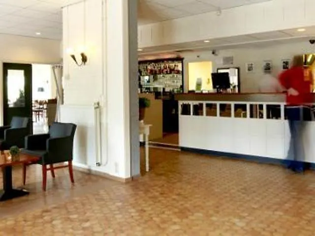 Campanile & Restaurant 3*