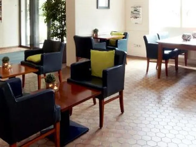 Campanile & Restaurant فندق